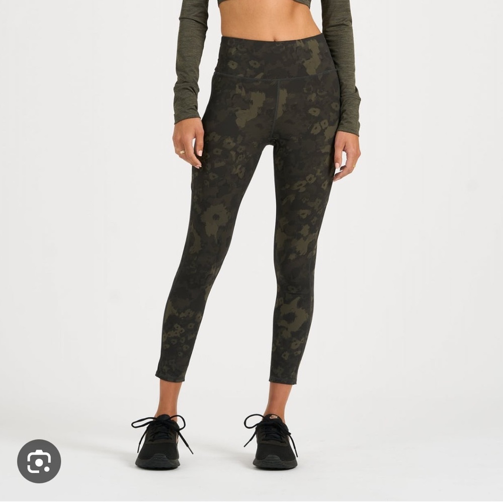 Vuori Stride Leggings - Oregano - NWOT